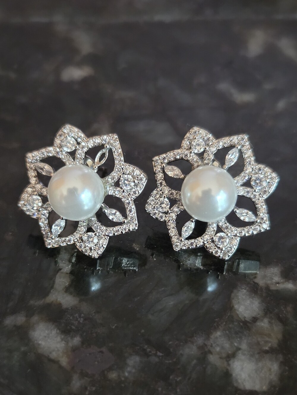 NWT Silvery Geometric Starburst Pearl Rhinestone Stud Earrings